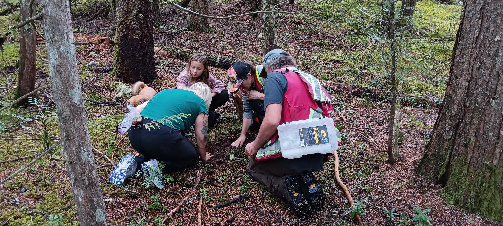 Brooke Page & Denver the Truffle Hunting Dog with Fungi Expert Tyson Elhers during the Sunday Foray at the 2025 Sicamous Fungi Festival 